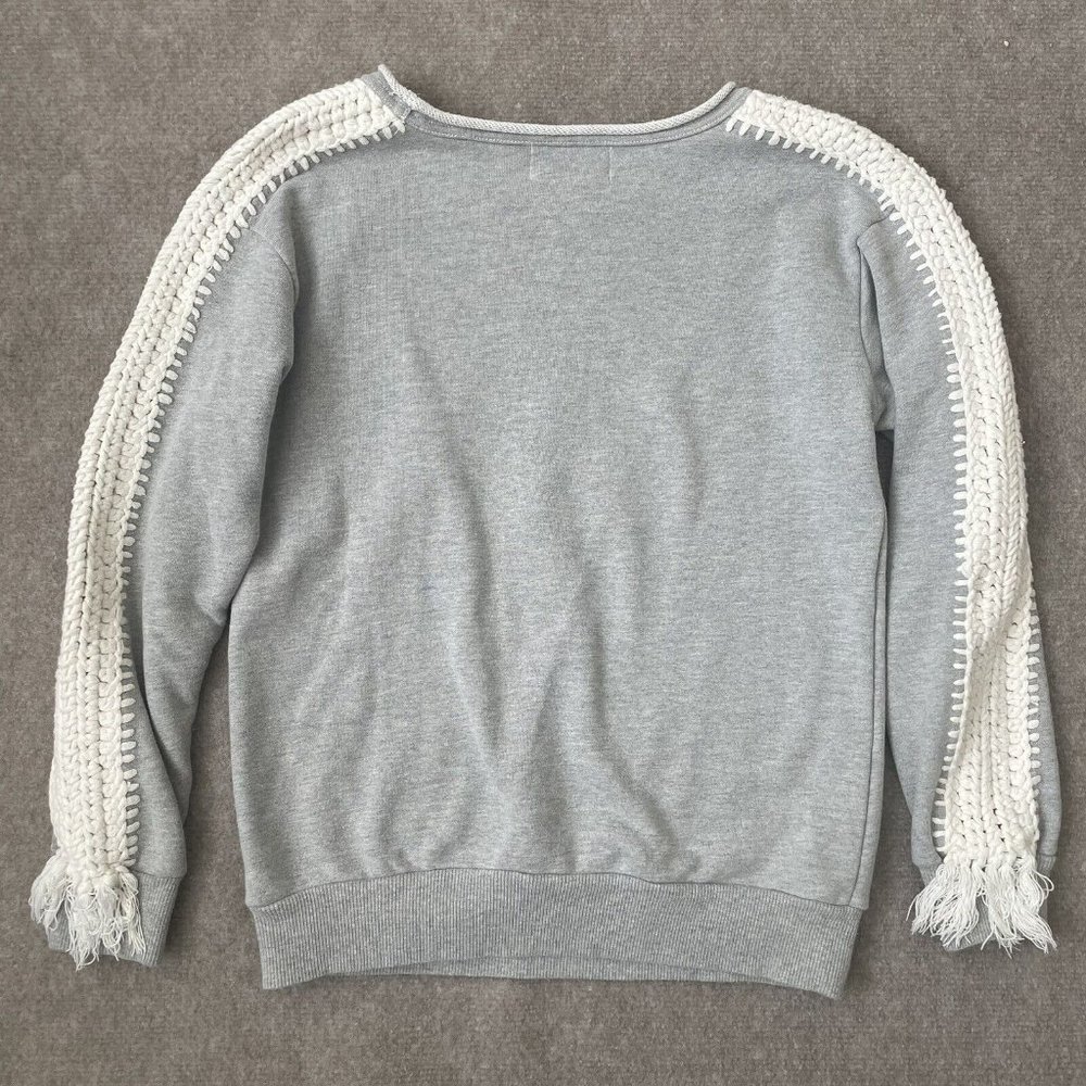 Pepin Sweatshirt Womens Small Grey White Crochet Sleeves Casual Boho Fringe - Picture 7 of 7